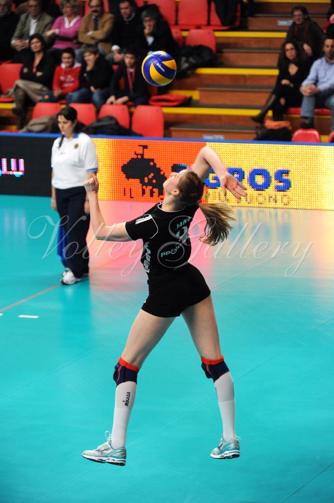 Yamamay Schweriner (23)